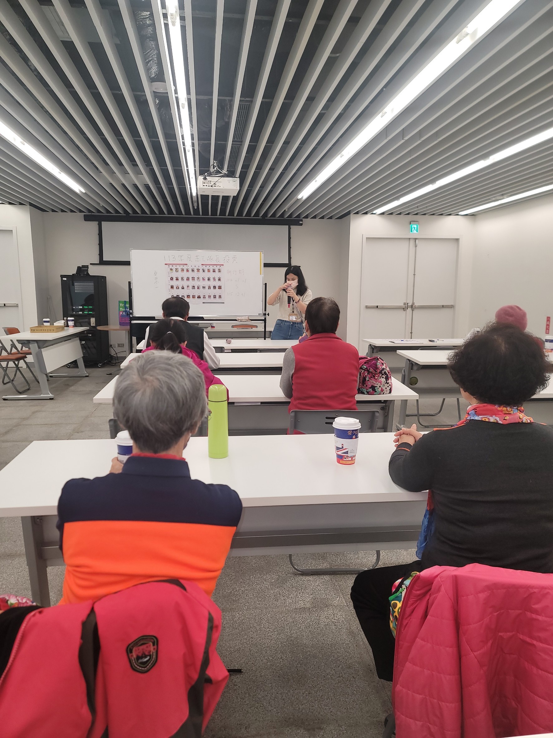 113年桃園市楊梅區公所成果-LINE_ALBUM_1131226-志工年度餐會_250107_3.jpg照片