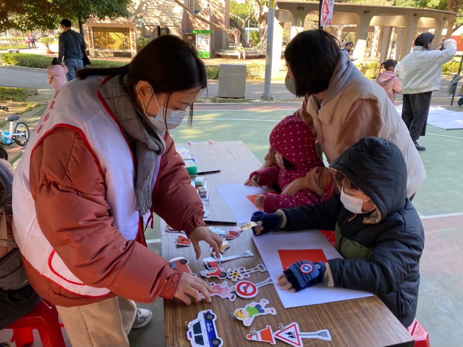114年財團法人靖娟兒童安全文教基金會成果-LINE_ALBUM_志工服務照片_260106_3.jpg照片
